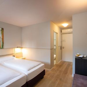 Classic Queen Room